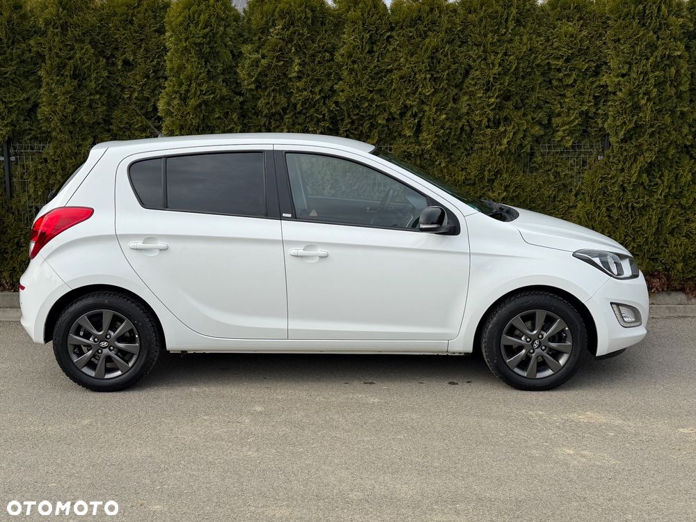 Hyundai i20 1.2 Fifa World Cup Edition - 2
