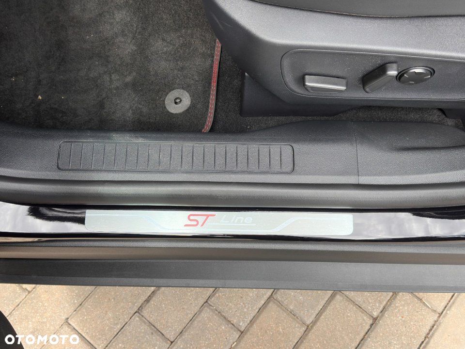Ford Kuga - 17