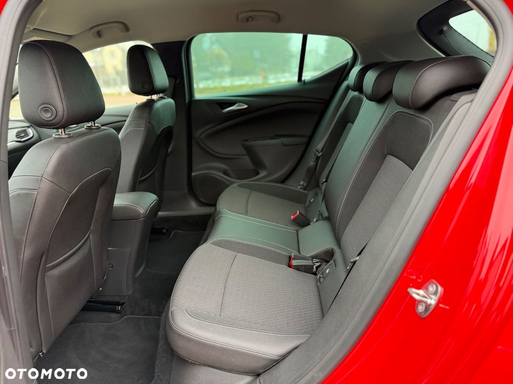 Opel Astra 1.4 Turbo Dynamic - 11