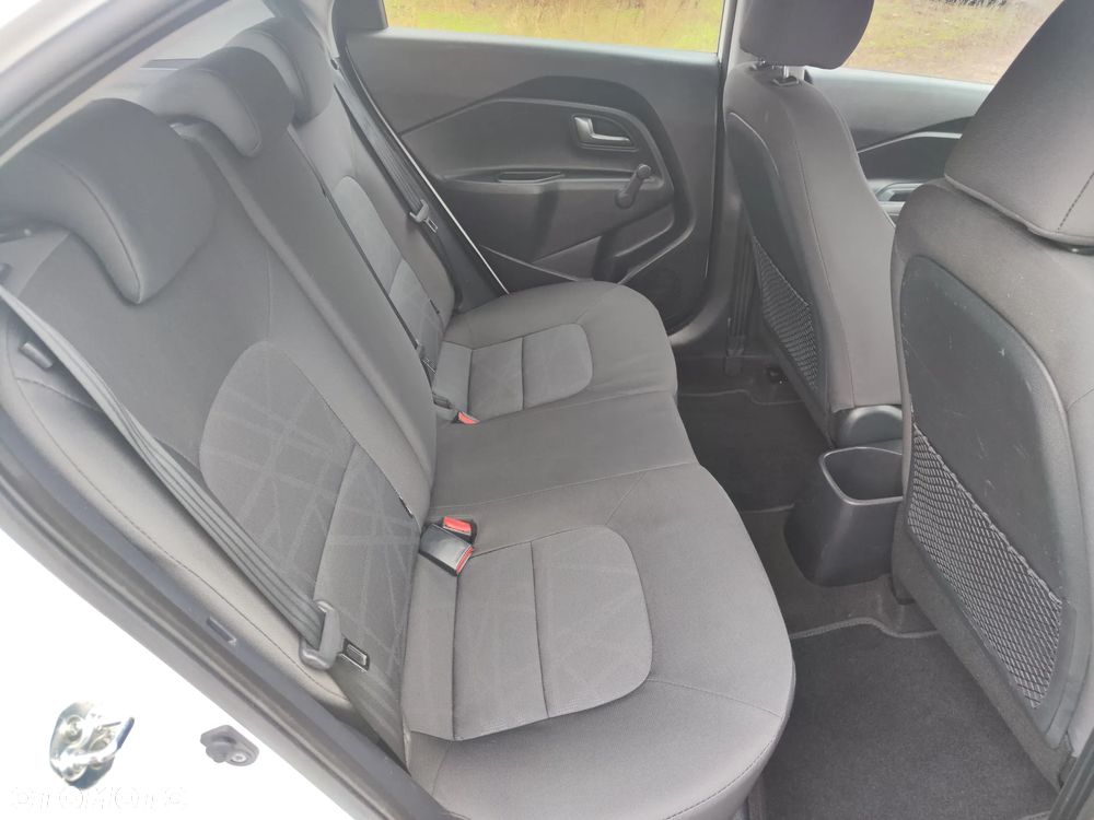 Kia Rio 1.2 Business Line - 10