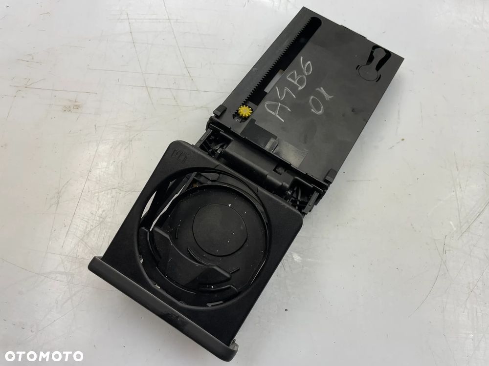 Uchwyt na kubek Audi A4 B6 8E1862534J - 3