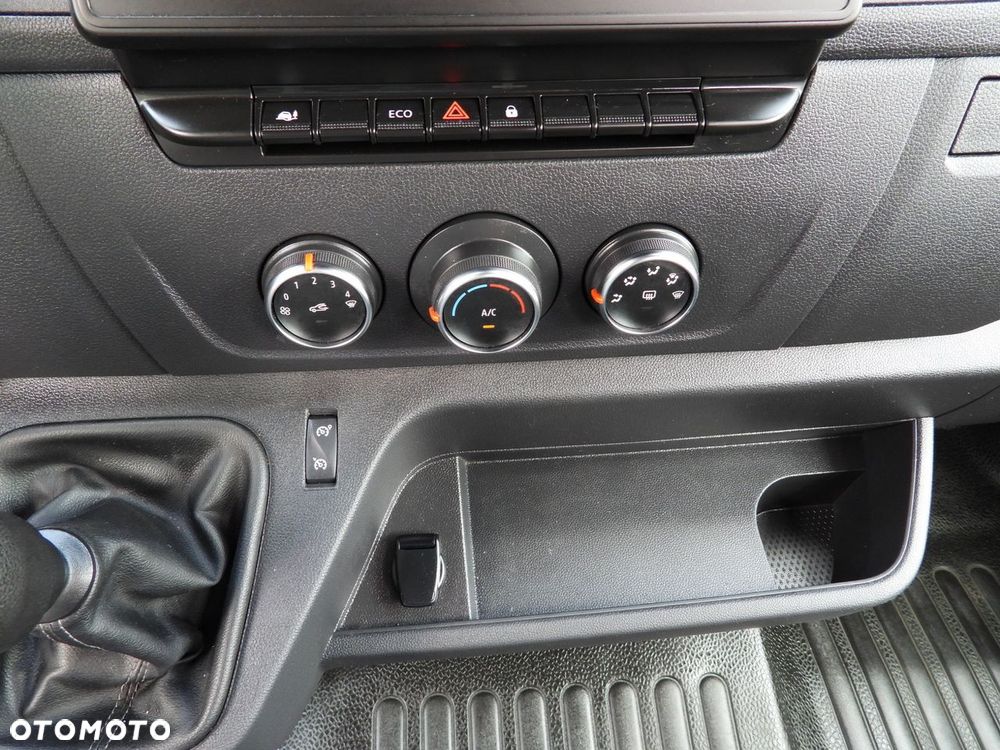 Renault MASTER FURGON BRYGADÓWKA 7 MIEJSC TEMPOMAT NAWIGACJA LEDY KLIMATYZACJA  135KM - 34