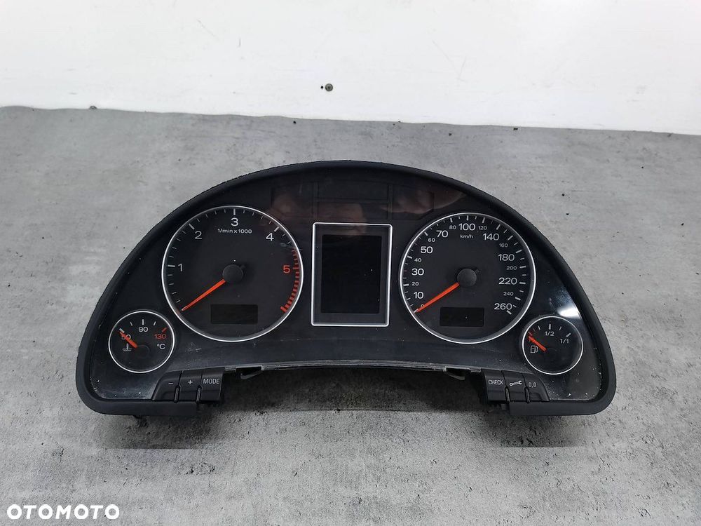 LICZNIK AUDI A4 B7 8E0920931B 1.9 TDI - 1