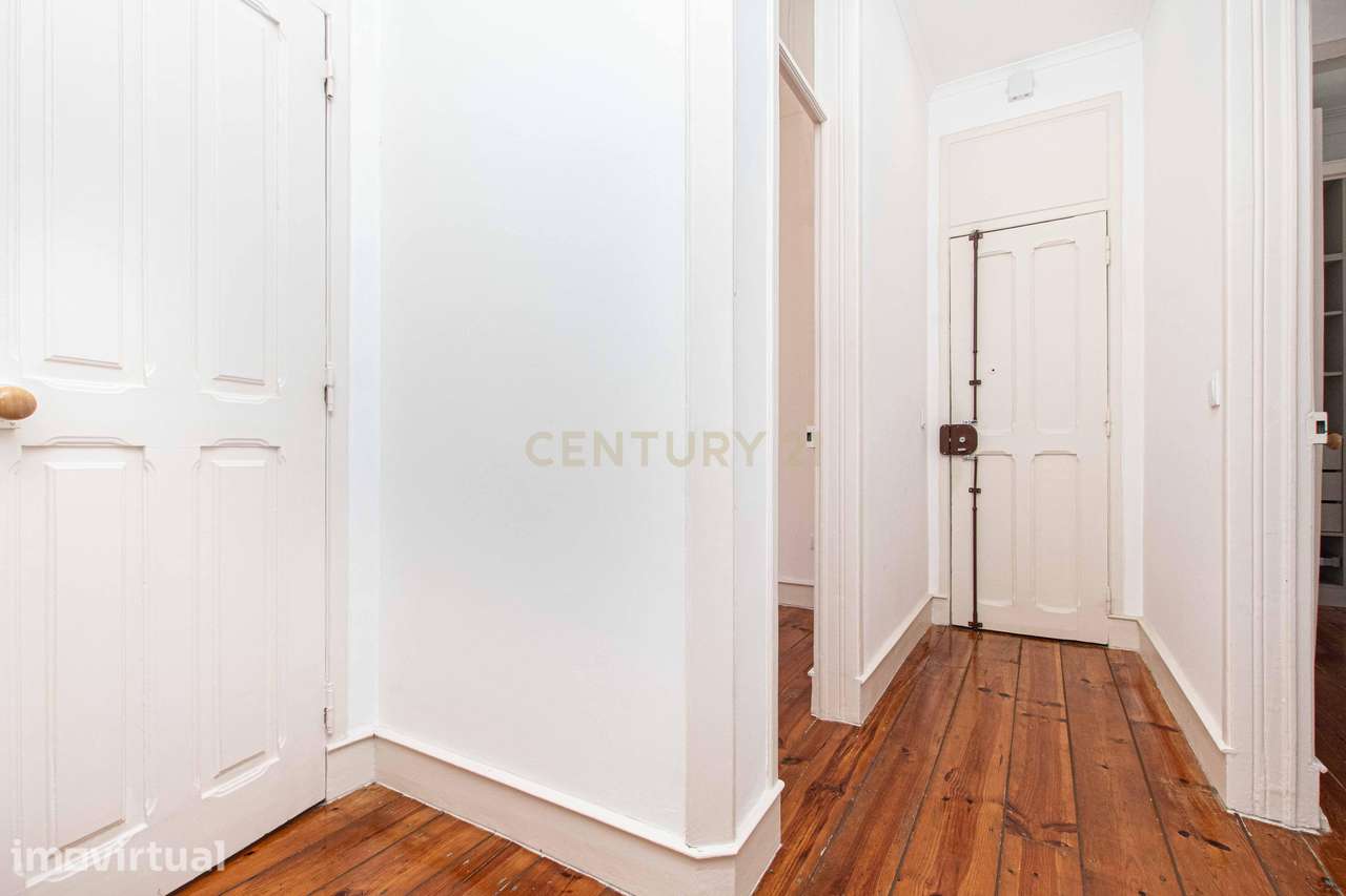 Apartamento T2 com Charme | Campo de Ourique | Totalmente Equipado - Grande imagem: 5/40