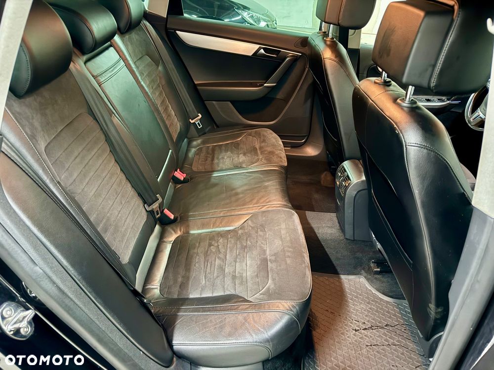 Volkswagen Passat 2.0 TDI Highline DSG - 12