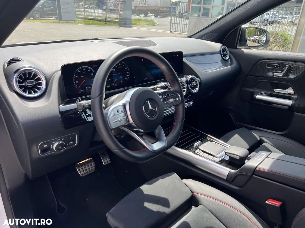 Mercedes-Benz GLA - 10