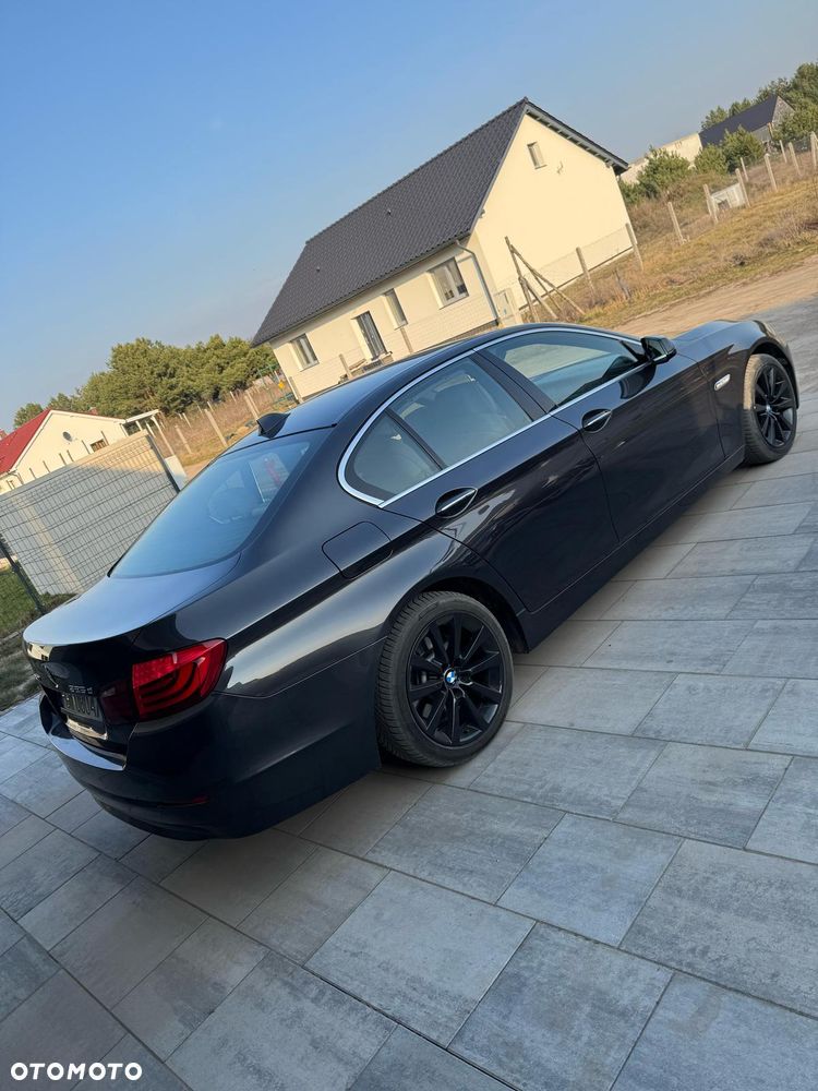 BMW Seria 5 525d xDrive Modern Line - 7