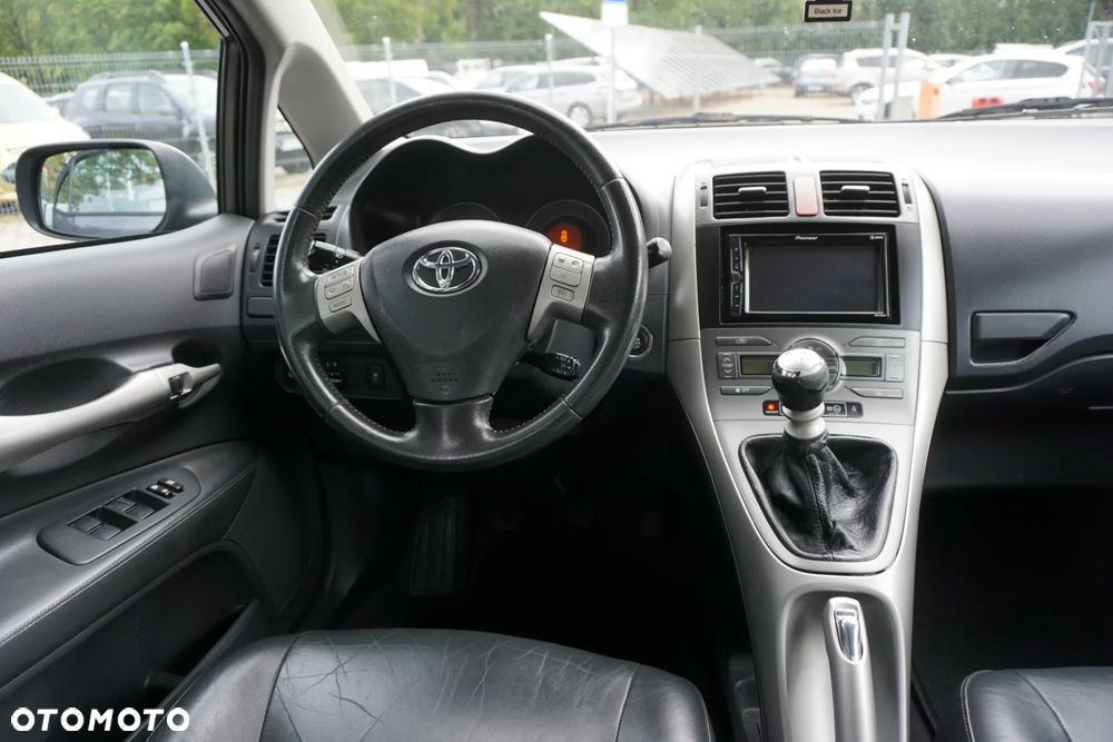 Toyota Auris 2.2 D-4D D-CAT - 14