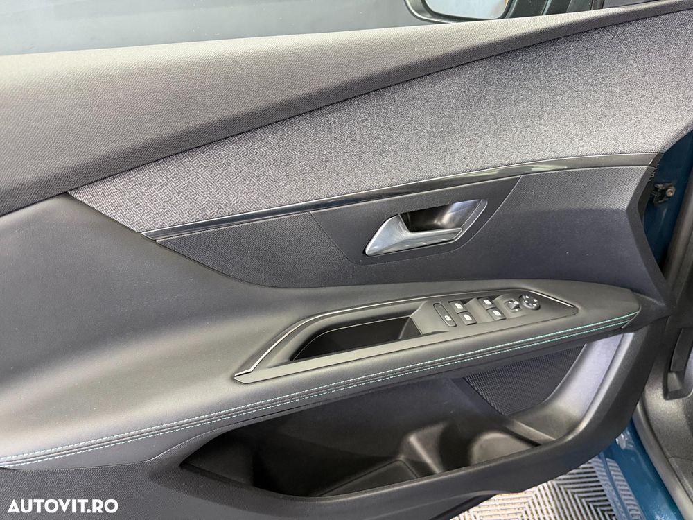 Peugeot 3008 225 e-EAT8 Allure Pack - 26