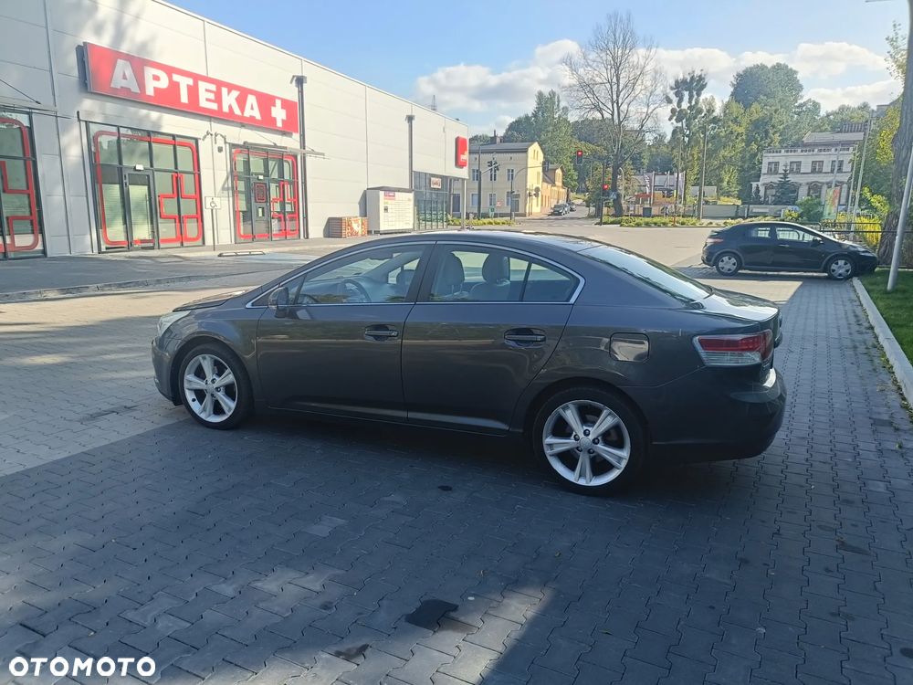 Toyota Avensis 2.0 D-4D Premium - 11