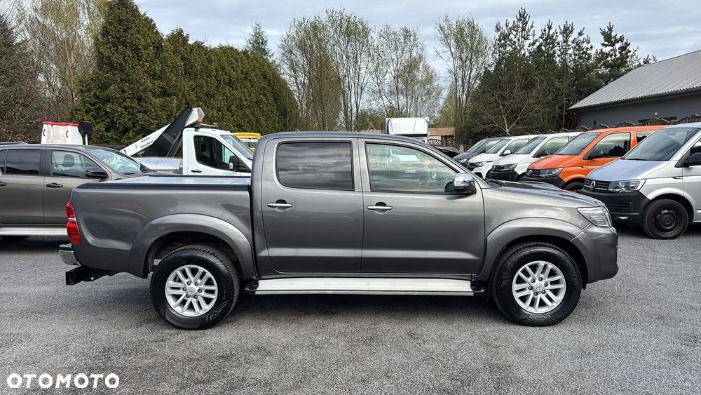 Toyota Hilux 2.5 D-4D SR - 1