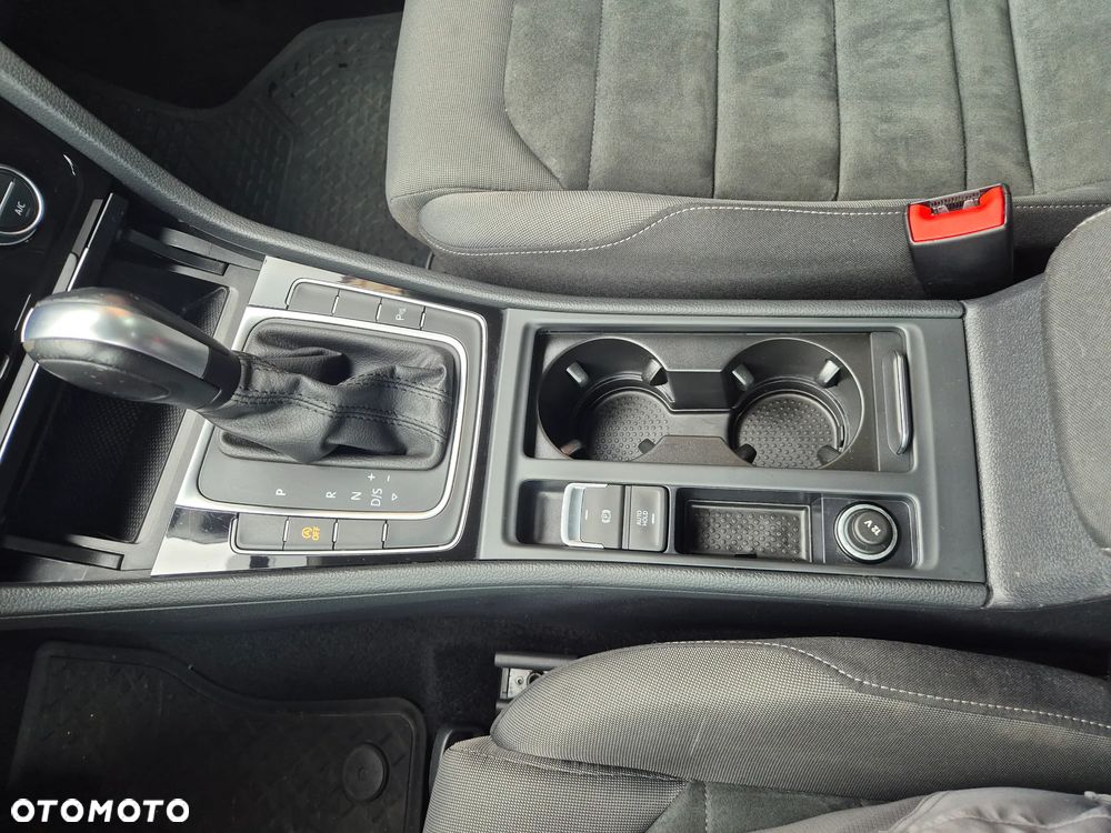 Volkswagen Golf 1.5 TSI ACT (BlueMotion Technology) DSG Highline - 22