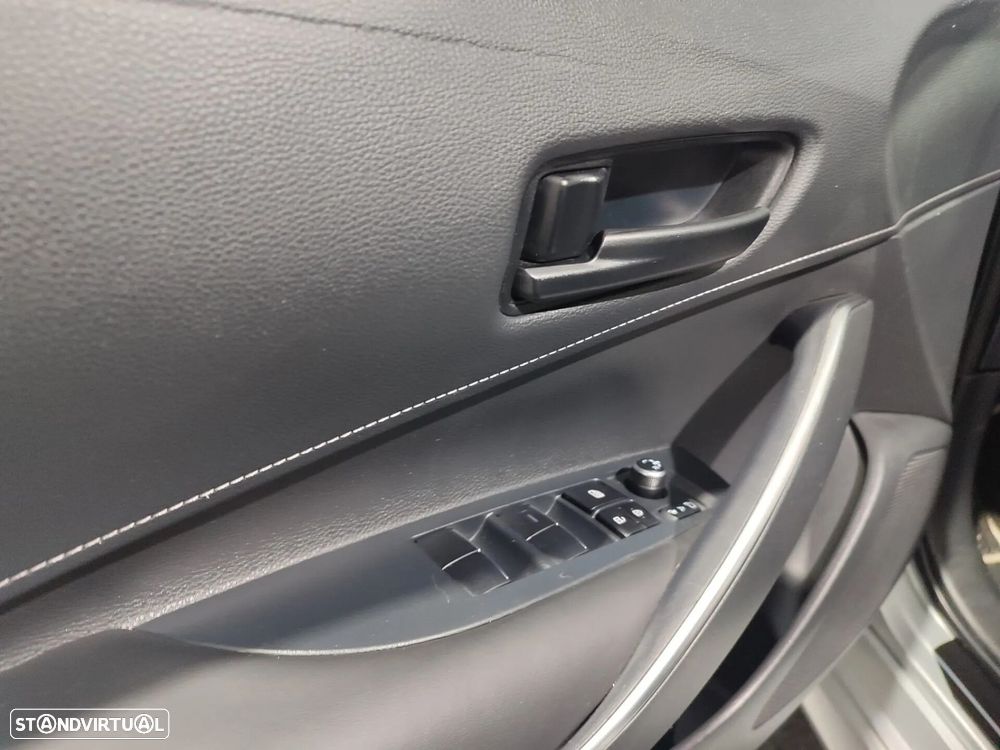 Toyota Corolla 1.8 Hybrid Exclusive - 35