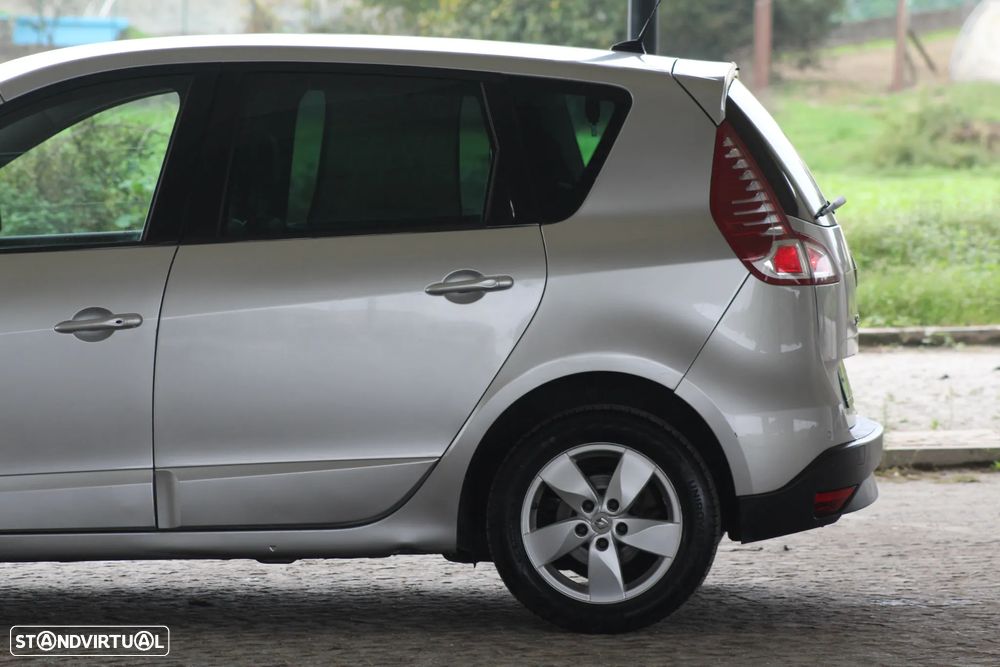 Renault Scénic 1.5 dCi Dynamique S - 13