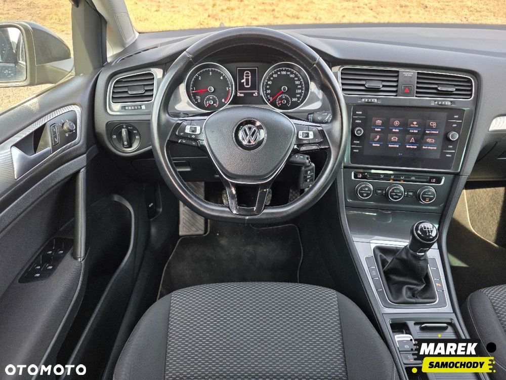Volkswagen Golf - 6
