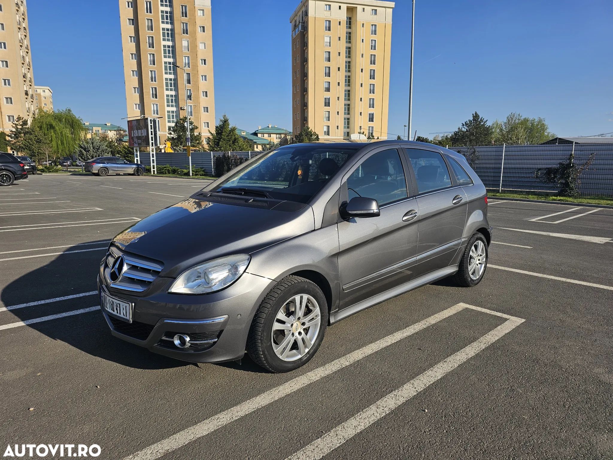 Mercedes-Benz B - 1