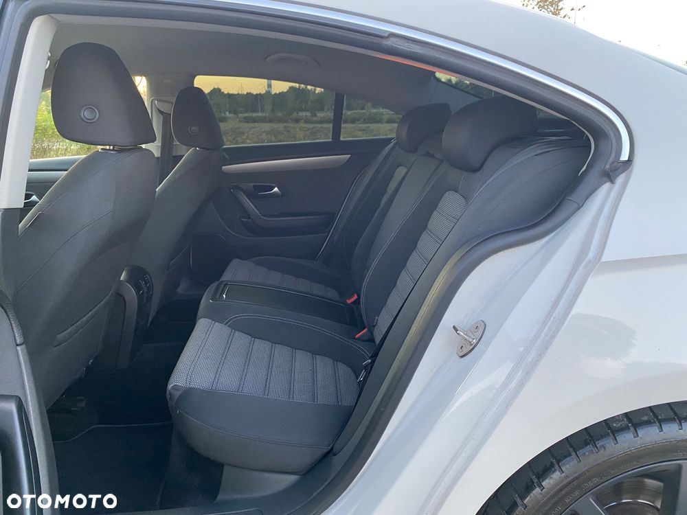Volkswagen Passat CC - 16
