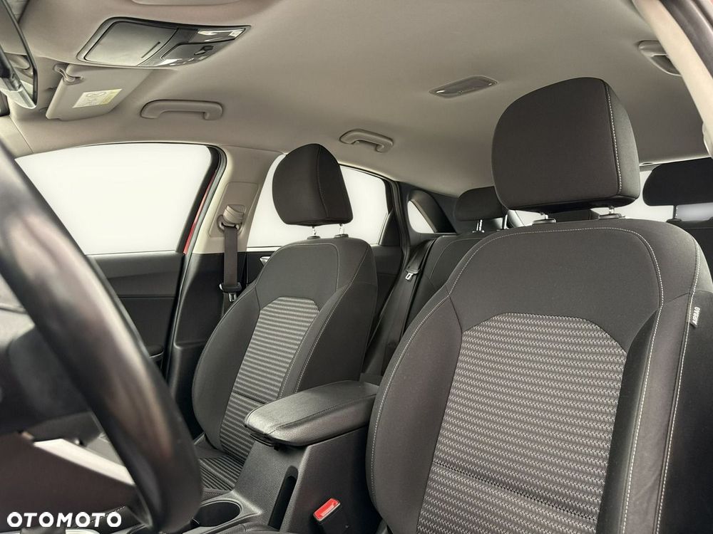 Kia Ceed - 12