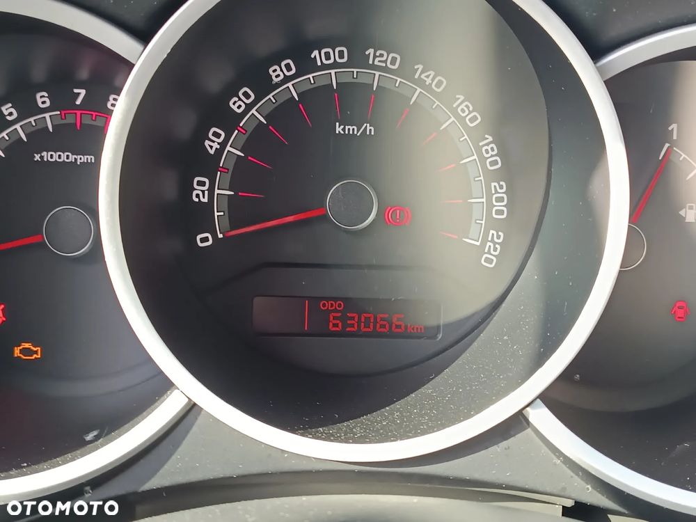 Kia Venga 1.6 M - 12