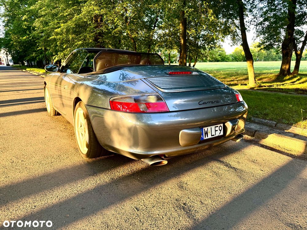 Porsche 911 Carrera - 8