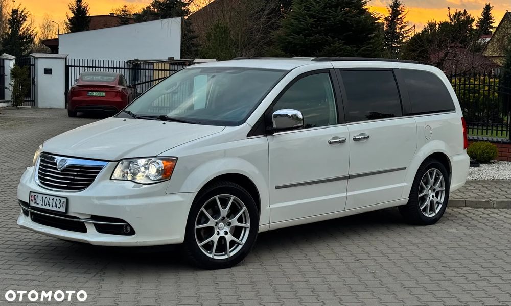 Lancia Voyager 2.8 Multijet 16v Platinum - 6