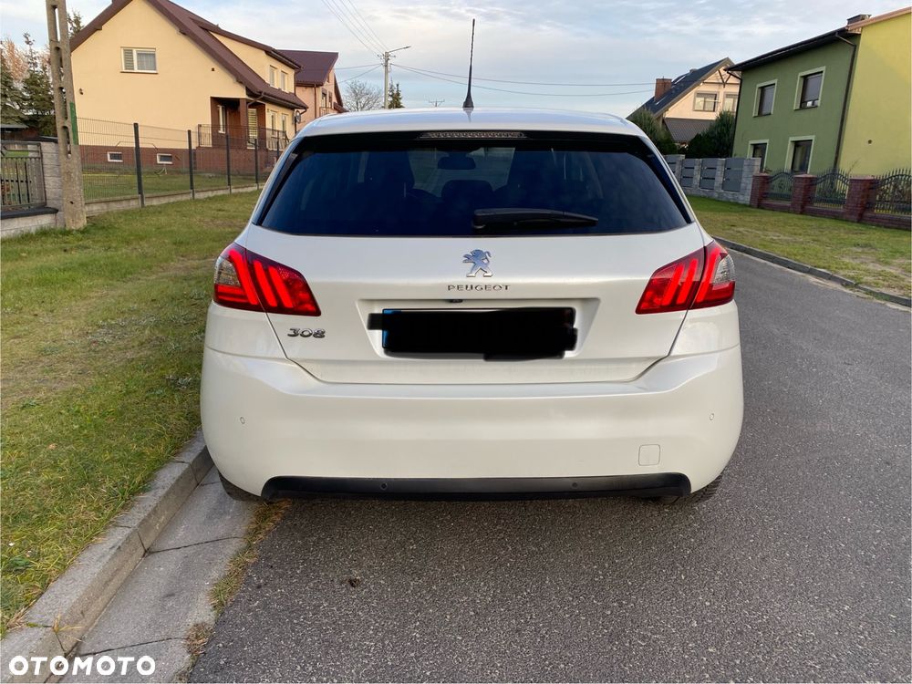 Peugeot 308 - 8