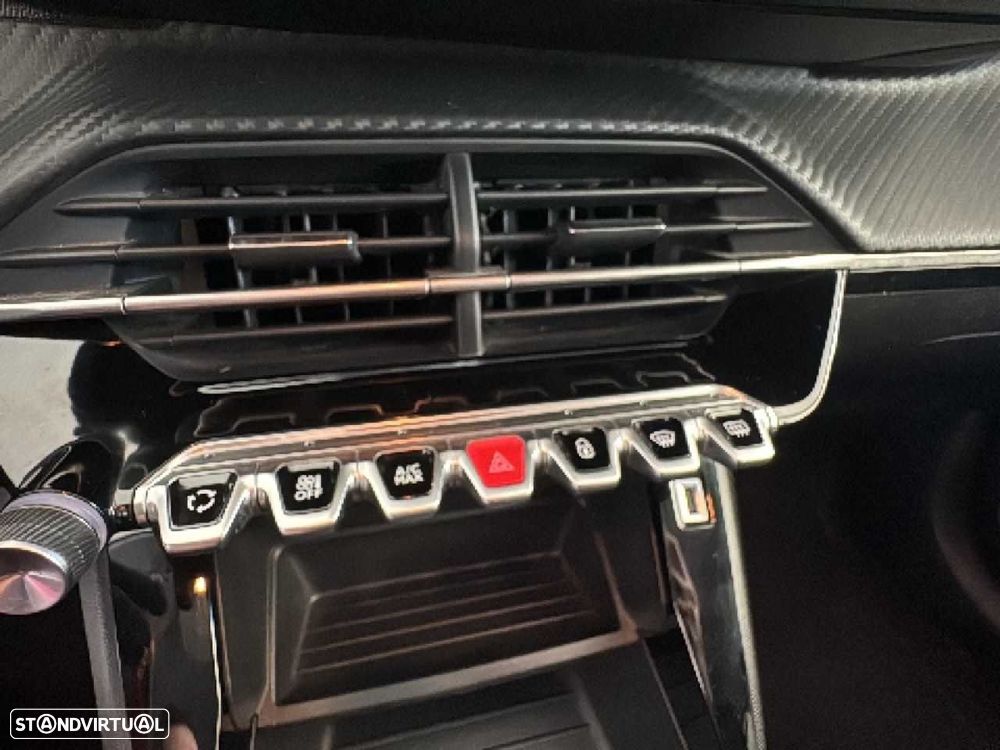 Peugeot 208 1.2 PureTech Active Pack - 19