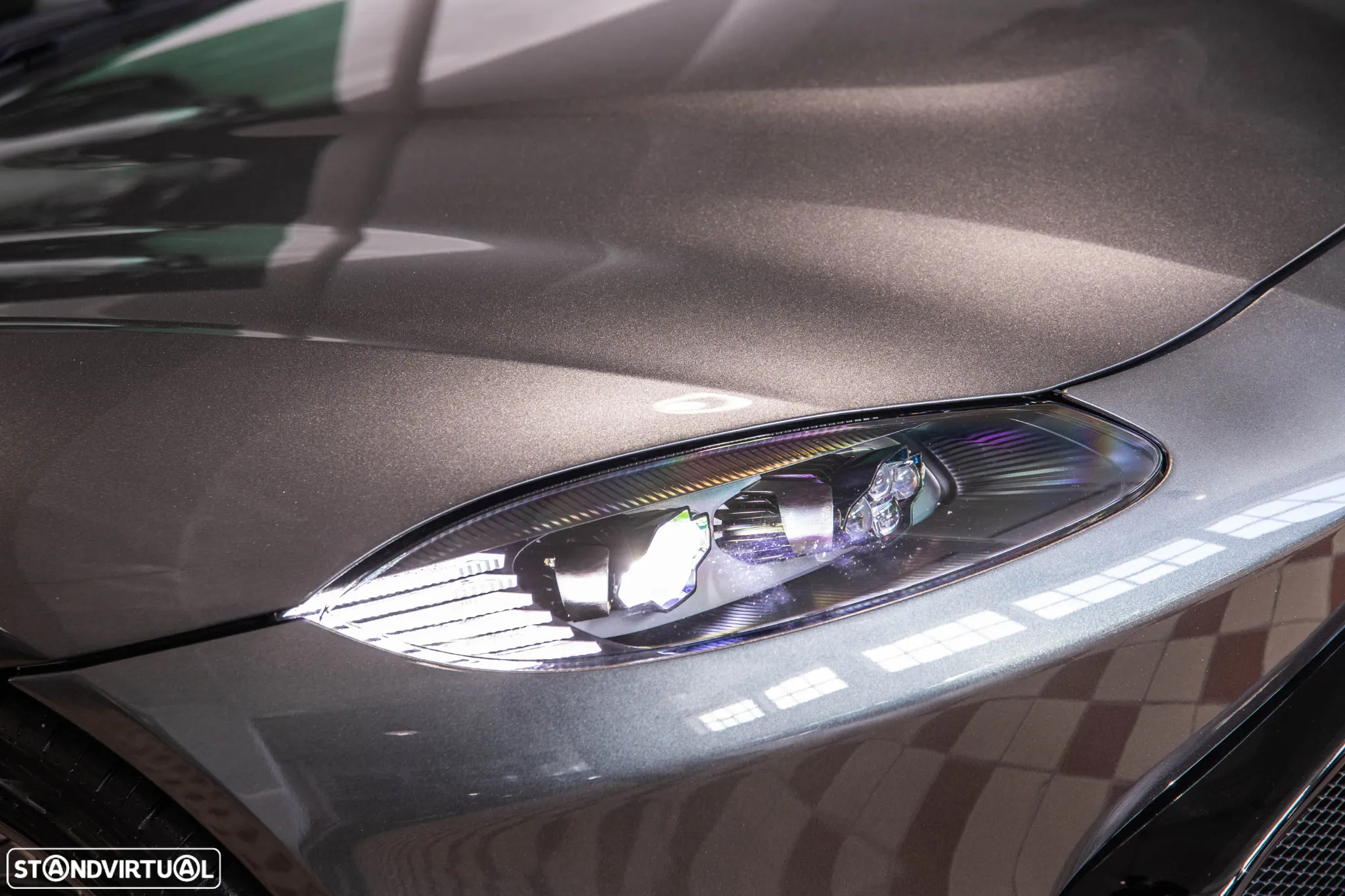 Aston Martin Vantage Coupe V8 - 10