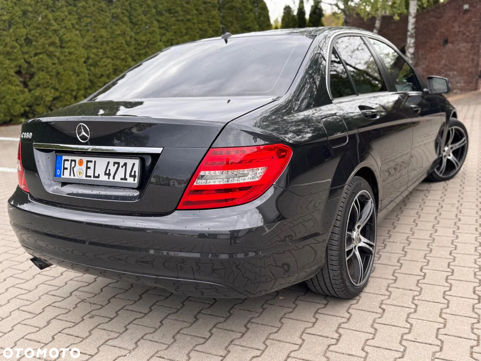 Mercedes-Benz Klasa C 180 CGI BlueEFFICIENCY - 27