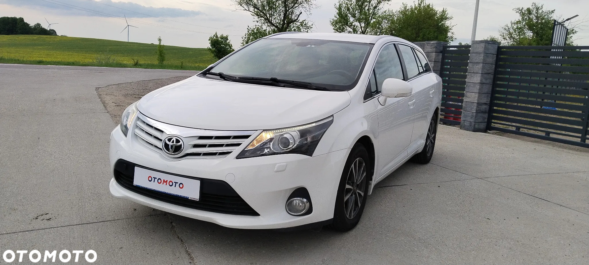 Toyota Avensis Combi 2.0 D-4D Edition - 2