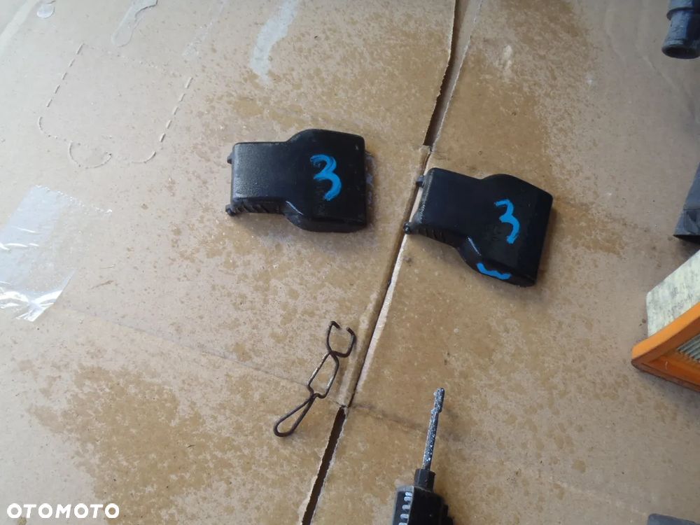 obudowa filtra powietrza zatrzaski termostat rura  fiat uno punto I lancia seicento spi cinquecento sporting 1.1 1.2 8v - 20