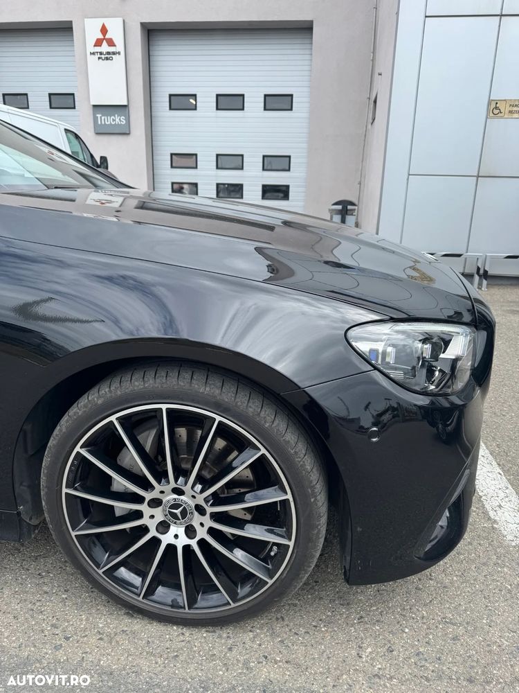 Mercedes-Benz E - 12