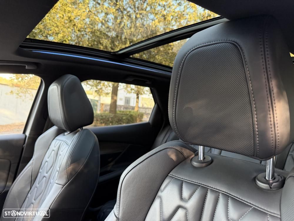 Peugeot 3008 1.6 Hybrid GT Pack e-EAT8 - 23