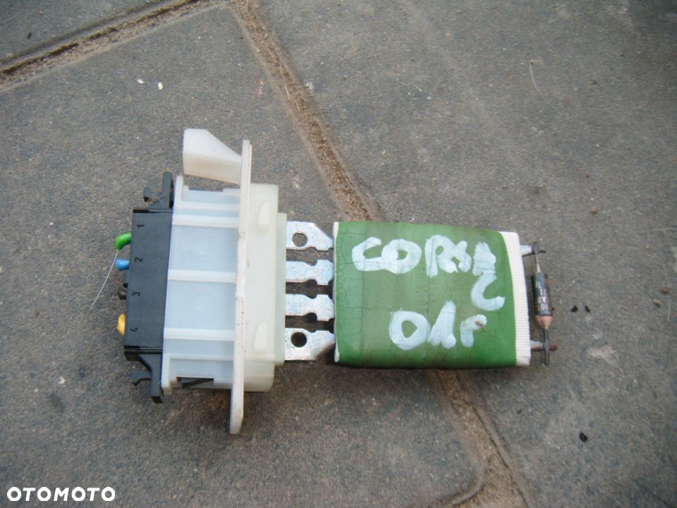 opel corsa c 04r rezystor ogrzewania - 1