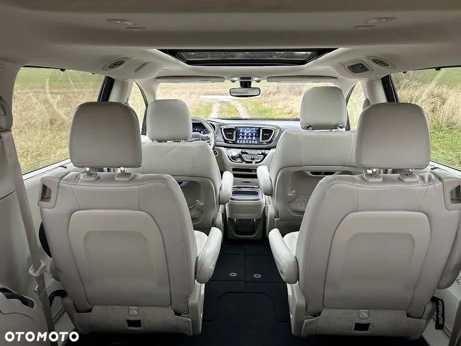 Chrysler Pacifica - 3