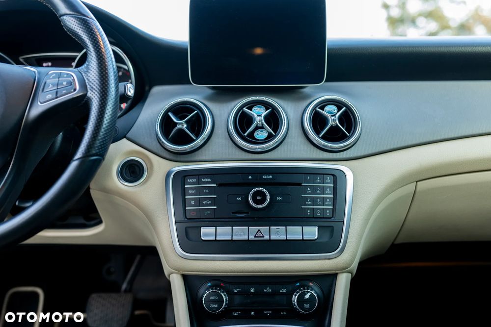 Mercedes-Benz CLA 250 7G-DCT - 5