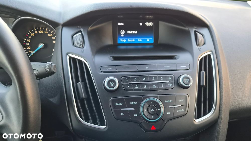Ford Focus 1.0 EcoBoost Titanium - 13