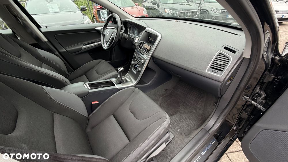 Volvo XC 60 D4 Momentum - 22