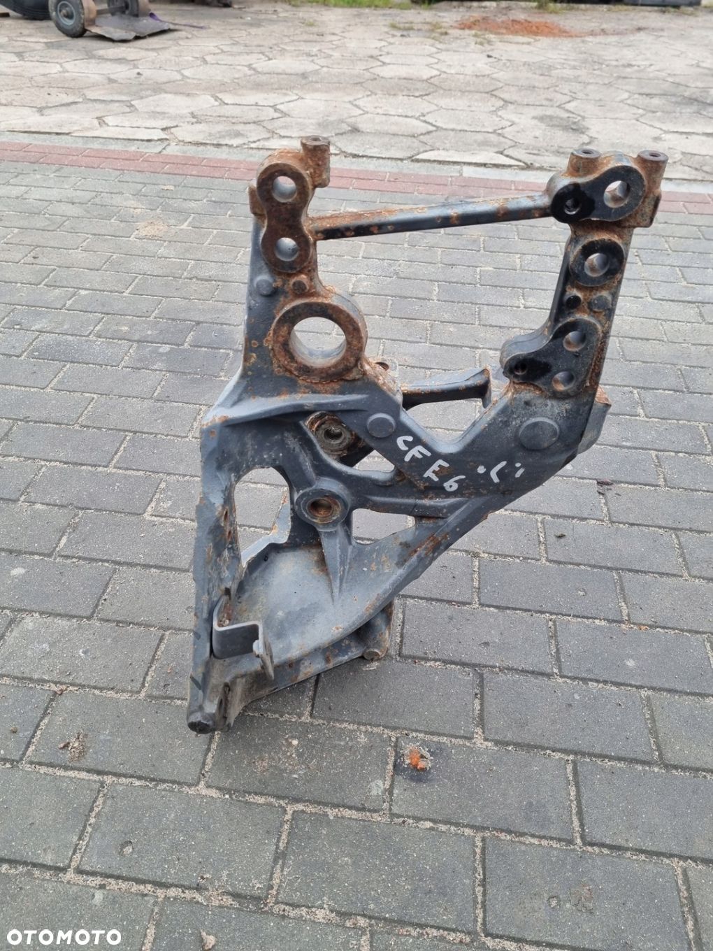 WSPORNIK MOCOWANIE WIESZAK BELKI ZDERZAKA RESORA LEWY DAF CF EURO 6 - 1