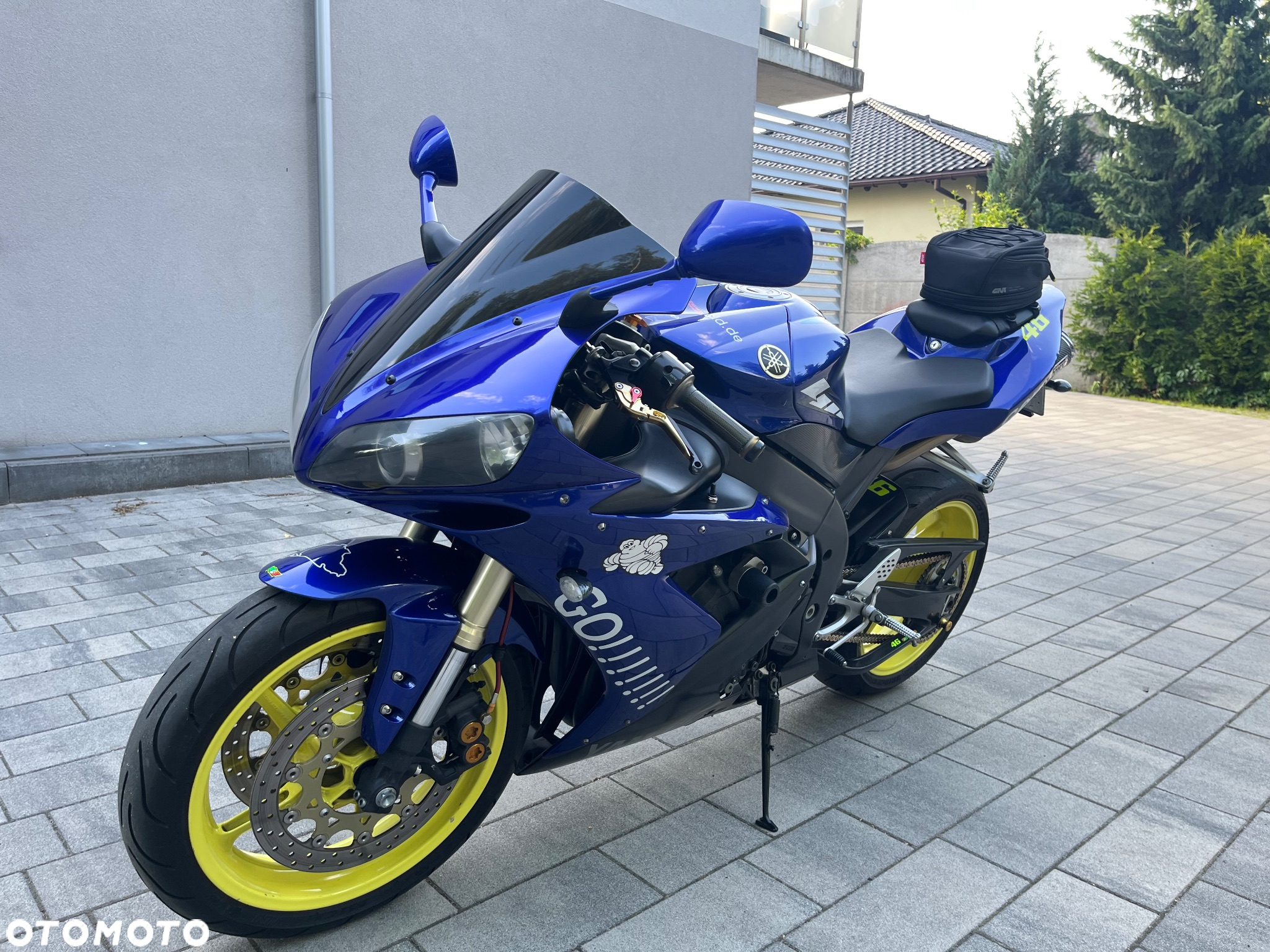 Yamaha R1 - 2