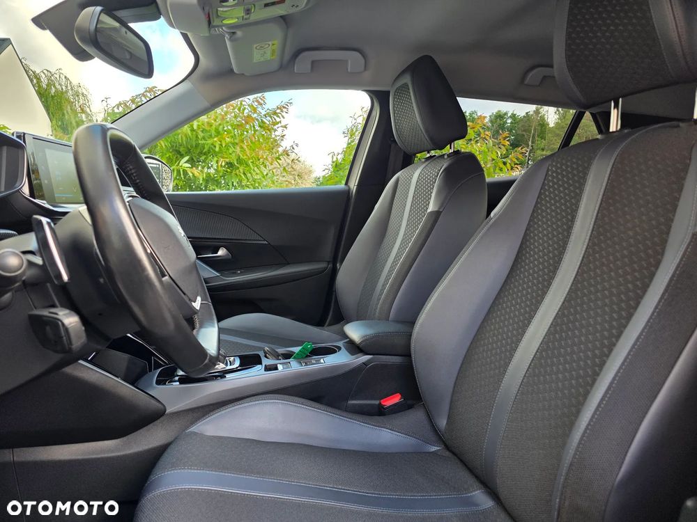 Peugeot 2008 1.5 BlueHDi Allure S&S EAT8 - 28