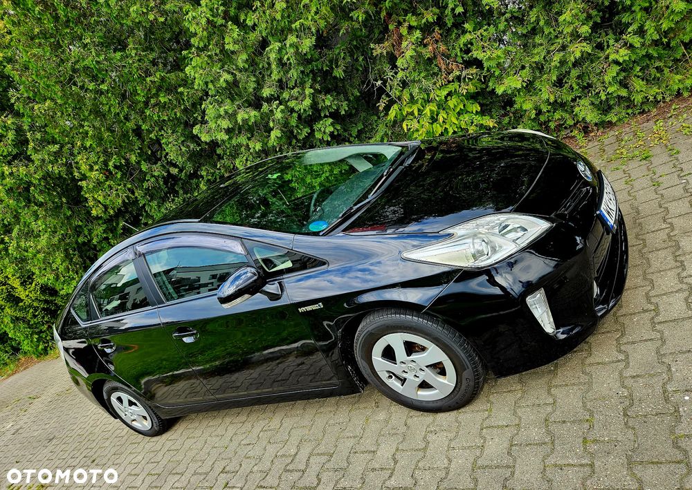 Toyota Prius ver-1-8-hsd-prestige - 14