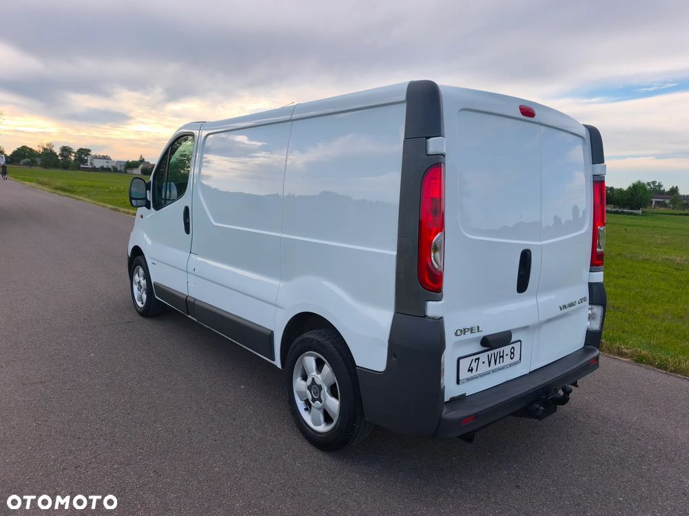 Opel Vivaro - 8