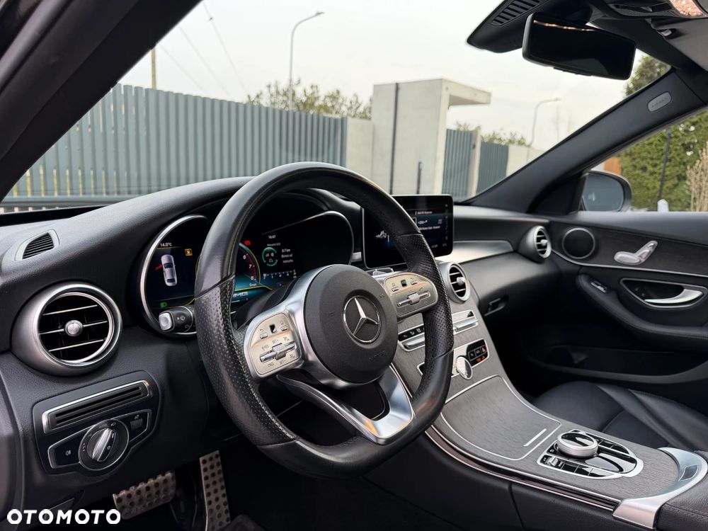 Mercedes-Benz Klasa C 300 9G-TRONIC AMG Line - 12