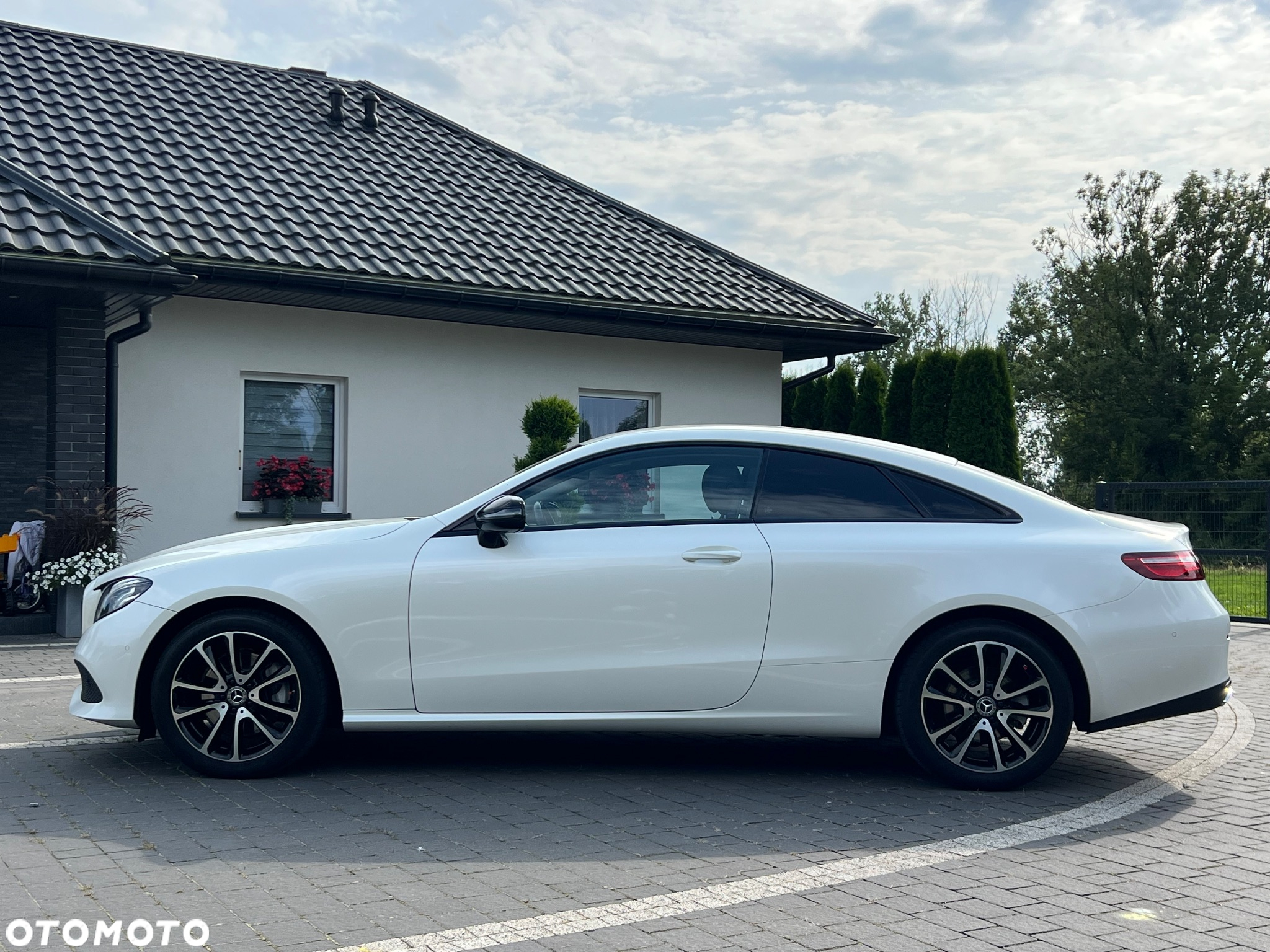 Mercedes-Benz Klasa E 220 d Coupe 9G-TRONIC - 5