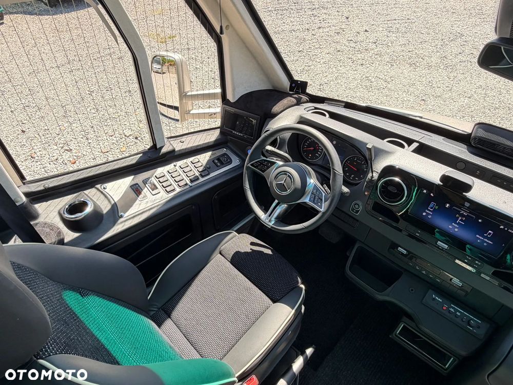 Mercedes-Benz Sprinter 519 - 20