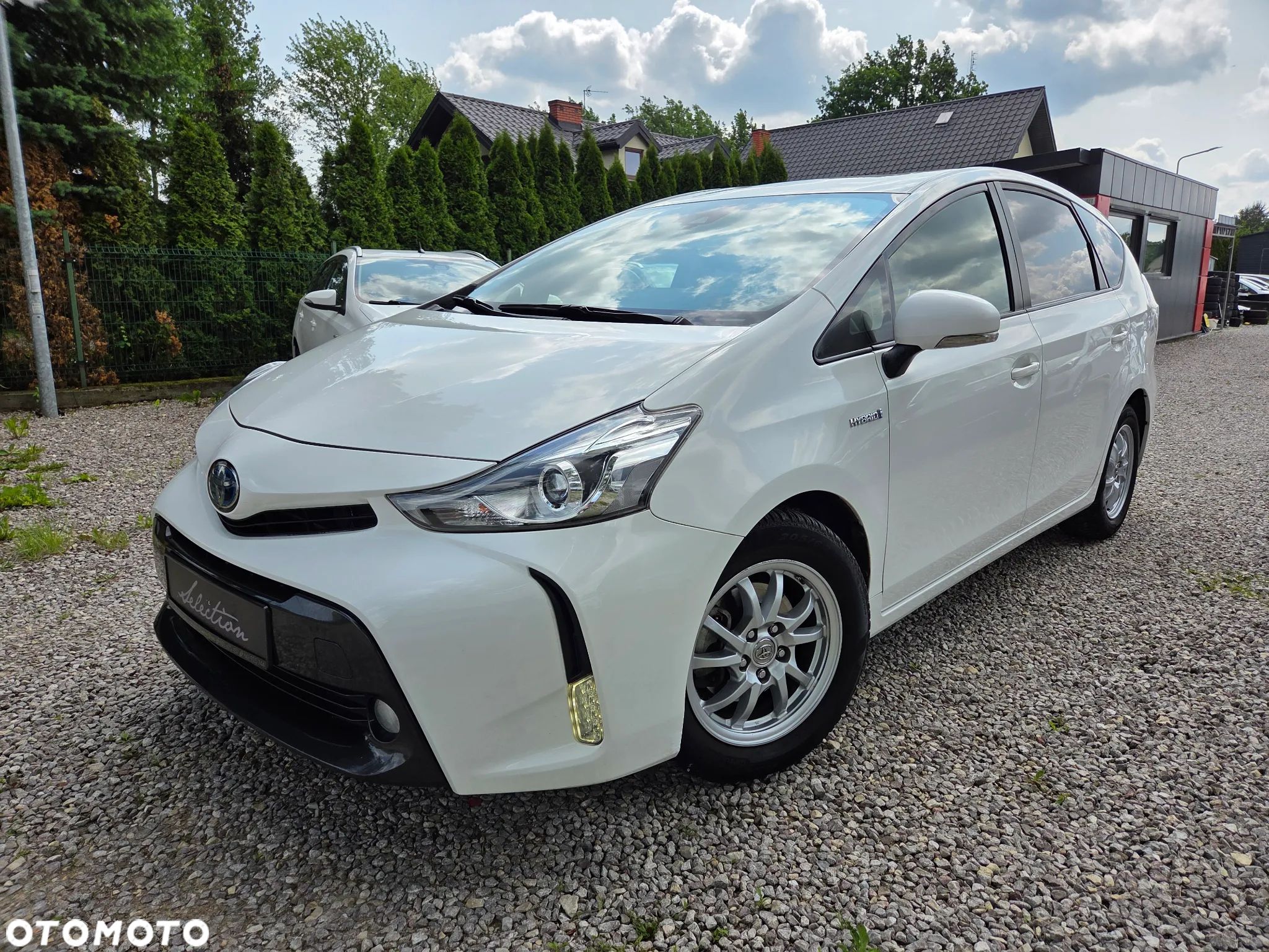 Toyota Prius+ (Hybrid) Executive - 1