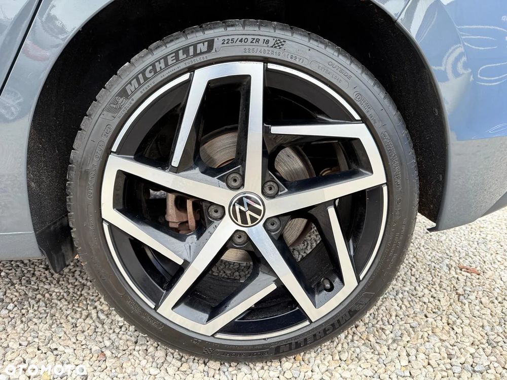 Volkswagen Golf 1.5 eTSI OPF DSG Active - 11