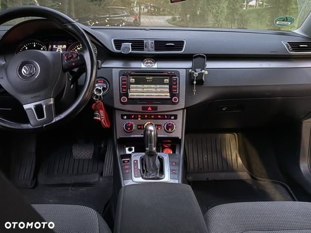 Volkswagen Passat 2.0 TDI Comfortline DSG - 10