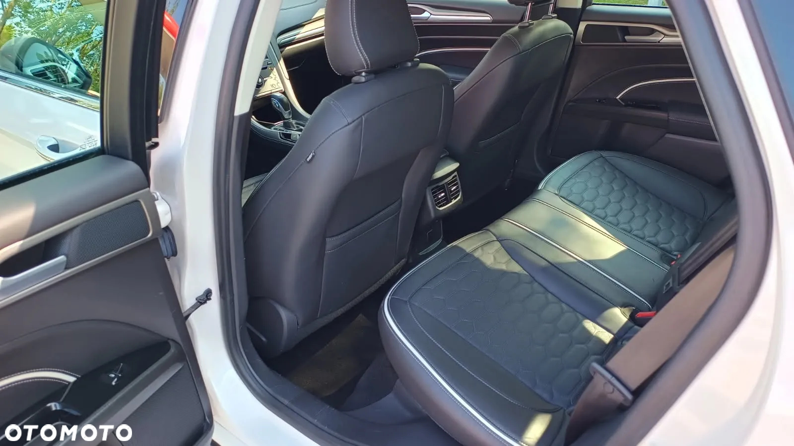 Ford Mondeo Vignale 2.0 Hybrid - 19